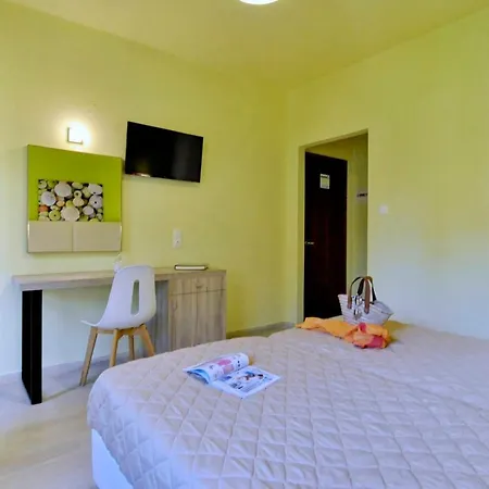 Hotel Orpheus *